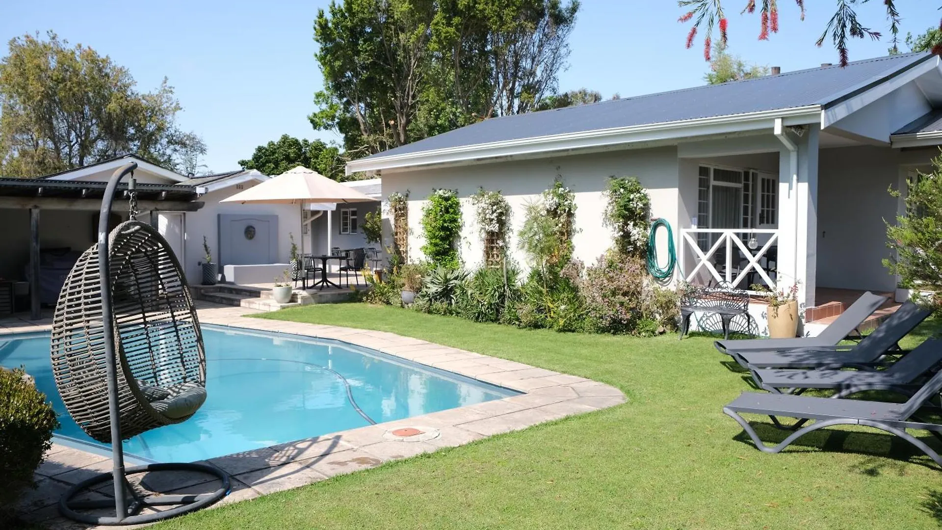 Guest house High Hedges Guest Suites Constantia Cape Town