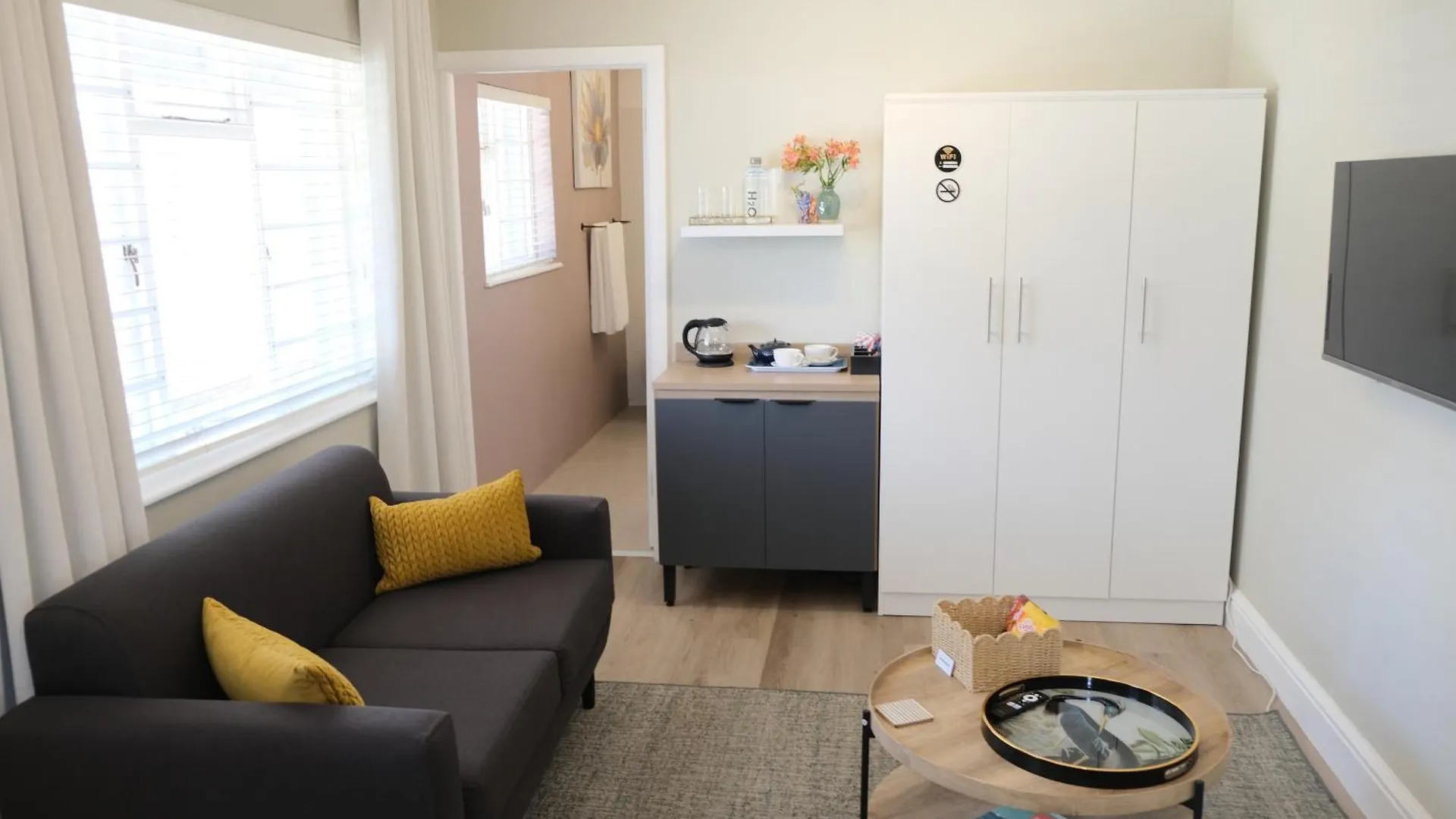 Guest house High Hedges Guest Suites Constantia Cape Town